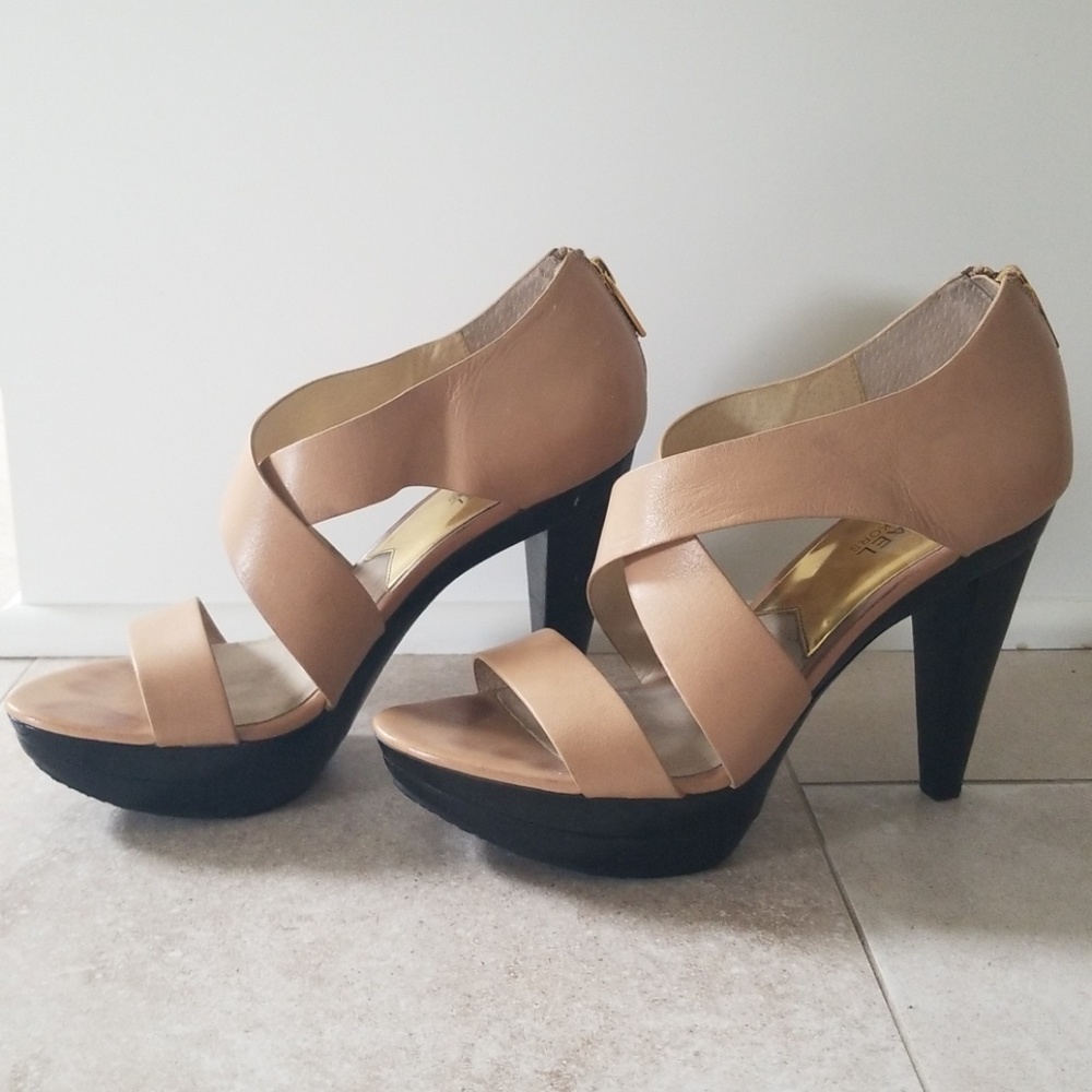MICHAEL Michael Kors - Tan Leather Platform Heel
